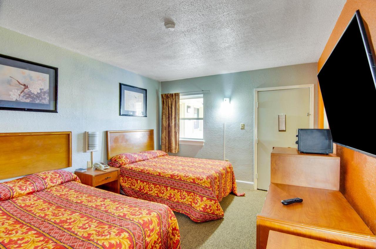 Scottish Inns Collinsville - Martinsville Екстериор снимка