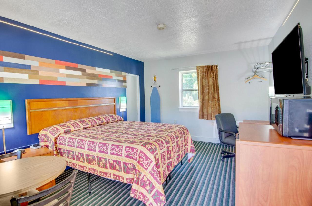 Scottish Inns Collinsville - Martinsville Екстериор снимка
