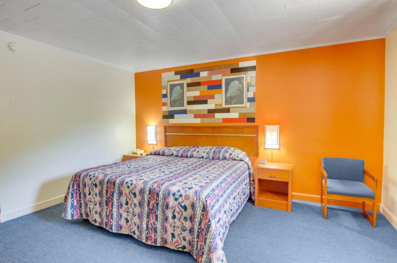 Scottish Inns Collinsville - Martinsville Екстериор снимка
