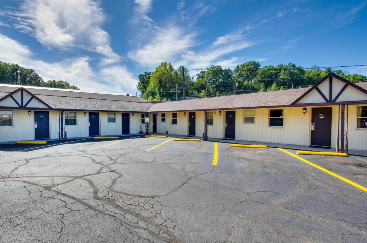 Scottish Inns Collinsville - Martinsville Екстериор снимка